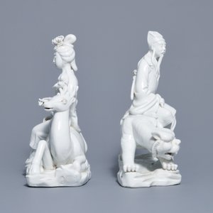 Une paire de groupes en porcelaine blanc de Chine et un plat vert à décor d'un phénix, 19/20ème — photo 5