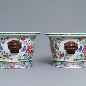 Une paire de jardinières de style famille rose en porcelaine de Samson, Paris, 19ème — photo 4