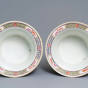 Une paire de jardinières de style famille rose en porcelaine de Samson, Paris, 19ème — photo 5