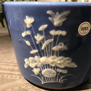 Une paire de jardinières en porcelaine de Chine blanc sur bleu, 19ème — photo 7