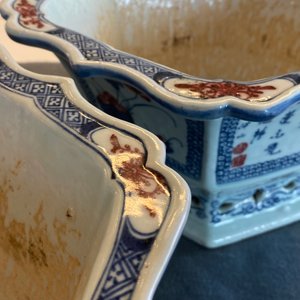 Une paire de jardinières en porcelaine de Chine en bleu, blanc et rouge, 18/19ème — photo 18