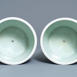 Une paire de jardinières en porcelaine de Chine famille rose à décor de pêches, 19ème — photo 6