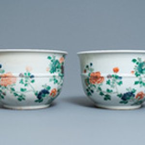 Une paire de jardinières en porcelaine de Chine famille verte, 19ème — photo 2