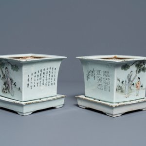 Une paire de jardinières sur supports en porcelaine de Chine qianjiang cai, 19/20ème — photo 1