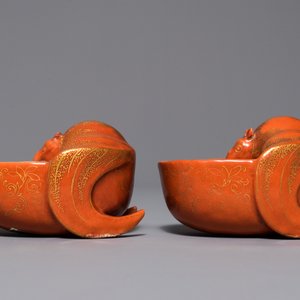 Une paire de lave-pinceaux en forme de chauve-souris en porcelaine de Chine, 18/19ème — photo 2