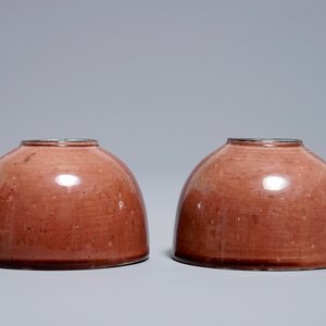 Une paire de lave-pinceaux en porcelaine de Chine monochrome, Kangxi — photo 3