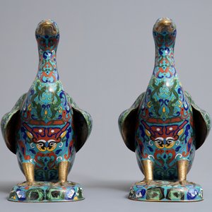 Une paire de modèles de canards en émaux cloisonnés, Chine, 19/20ème — photo 4