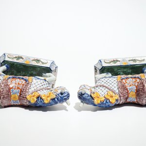 Une paire de modèles de chevaux en faïence de Delft polychrome, 1ère moitié du 19ème — photo 7