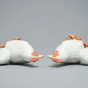Une paire de modèles de coqs en porcelaine Arita de Japon, Edo, 17ème — photo 7