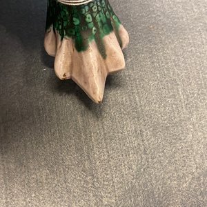 Une paire de modèles de crapauds en porcelaine de Chine famille verte, 19ème — photo 11