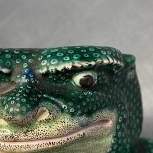 Une paire de modèles de crapauds en porcelaine de Chine famille verte, 19ème — photo 14