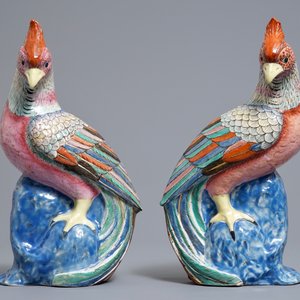 Une paire de modèles de faisants en porcelaine de Chine famille rose, 19/20ème — photo 2