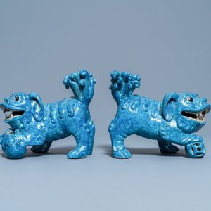 Une paire de modèles de lions bouddhistes en porcelaine de Chine 'robin's egg', 19ème — photo 4