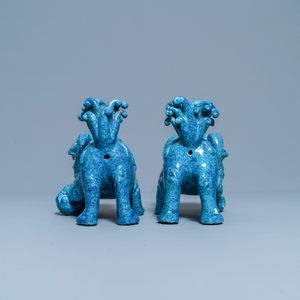 Une paire de modèles de lions bouddhistes en porcelaine de Chine 'robin's egg', 19ème — photo 5