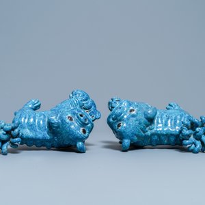 Une paire de modèles de lions bouddhistes en porcelaine de Chine 'robin's egg', 19ème — photo 6