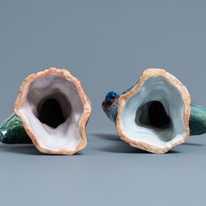 Une paire de modèles de perroquets en faïence de Delft polychrome, 18ème — photo 8