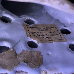 Une paire de modèles de perroquets en faïence de Delft polychrome, 18ème — photo 8