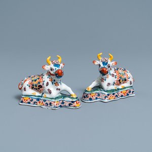 Une paire de modèles de vaches en faïence de Delft polychrome, 18ème — photo 1