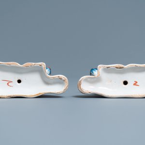 Une paire de modèles de vaches en faïence de Delft polychrome, 18ème — photo 13