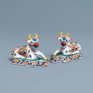 Une paire de modèles de vaches en faïence de Delft polychrome, 18ème — photo 1