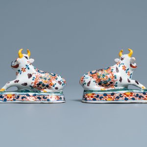 Une paire de modèles de vaches en faïence de Delft polychrome, 18ème — photo 7
