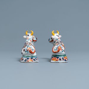 Une paire de modèles de vaches en faïence de Delft polychrome, 18ème — photo 9