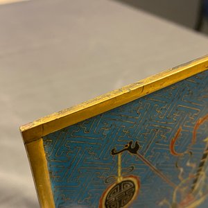 Une paire de plaques de forme rectangulaire en émaux cloisonnés, Chine, Qianlong/Jiaqing — photo 16