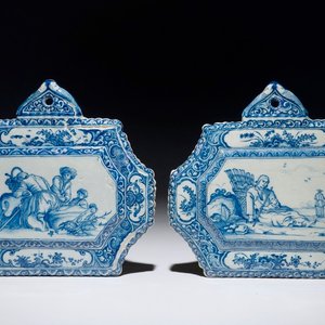 Une paire de plaques en faïence de Delft bleu et blanc aux décors d'après Bloemaert, datées 1726 — photo 1