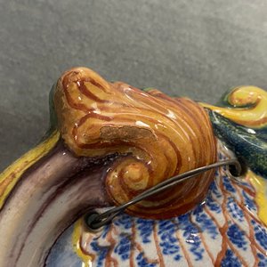 Une paire de plaques en faïence de Delft polychrome à décor de scènes campagnardes, 19ème — photo 7