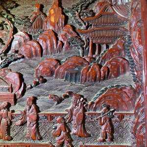 Une paire de plats de forme carrée en laque rouge et noire, marque et époque de Qianlong — photo 10