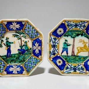 Une paire de plats en faïence polychrome d'Erfurt, Allemagne, daté 1736 — photo 1