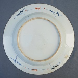 Une paire de plats en porcelaine de Chine doucai, Kangxi — photo 4