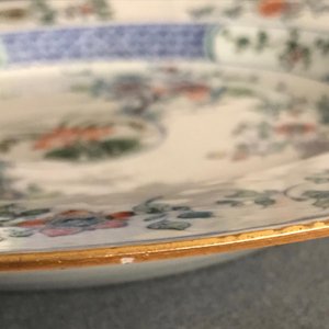 Une paire de plats en porcelaine de Chine doucai, Kangxi — photo 7