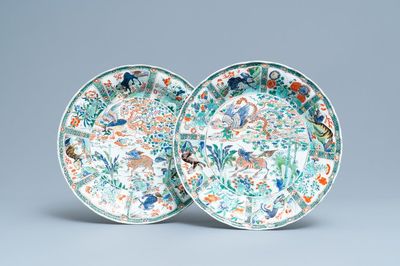 Une paire de plats en porcelaine de Chine famille verte, Kangxi