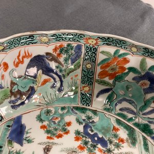 Une paire de plats en porcelaine de Chine famille verte, Kangxi — photo 13