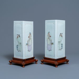 Une paire de porte-chapeaux de forme carrée en porcelaine de Chine qianjiang cai, 19/20ème — photo 2