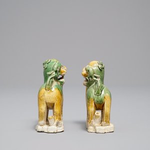Une paire de portes-encens en biscuit émaillé verte en forme de lions, épave Ca Mau, Yongzheng — photo 3