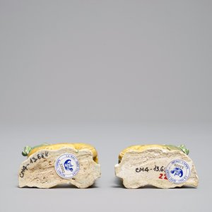 Une paire de portes-encens en biscuit émaillé verte en forme de lions, épave Ca Mau, Yongzheng — photo 6