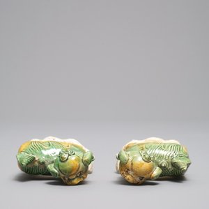 Une paire de portes-encens en biscuit émaillé verte en forme de lions, épave Ca Mau, Yongzheng — photo 7