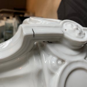 Une paire de potiches couvertes en porcelaine dans le style de Sèvres, France ou Allemagne, 18/19ème — photo 18