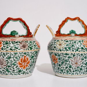 Une paire de pots à chaux en porcelaine de Chine famille verte, poss. pour le marché vietnamien, Kangxi — photo 4