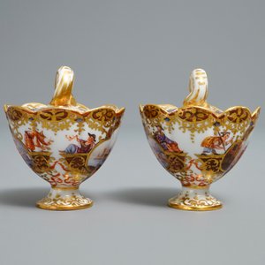 Une paire de pots à épices couverts en porcelaine de Meissen à décor 'Kauffahrtei', Allemagne, 18ème — photo 3