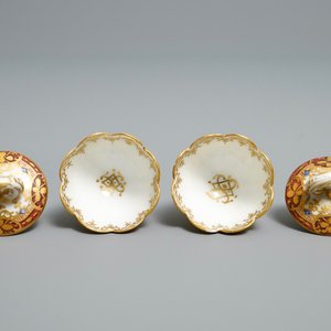 Une paire de pots à épices couverts en porcelaine de Meissen à décor 'Kauffahrtei', Allemagne, 18ème — photo 6