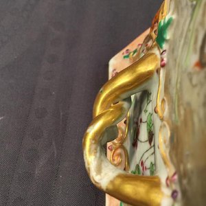 Une paire de pots à fleurs en porcelaine de Chine d'exportation famille rose, Qianlong — photo 10