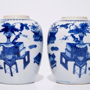 Une paire de pots à gingembre en porcelaine de Chine bleu et blanc et trois assiettes bleu et blanc diverses, 18/19ème — photo 5