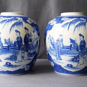 Une paire de pots à gingembre en porcelaine de Chine bleu et blanc, marque de Kangxi, 19ème — photo 8