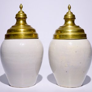 Une paire de pots à tabac en faïence de Delft avec inscription "Het Wapen van Zeeland", 18ème — photo 3