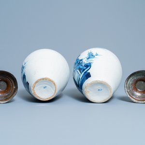Une paire de pots à tabac en faïence de Delft en bleu et blanc à décor d'indiens, 18ème — photo 7