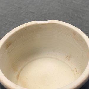Une paire de pots couverts en porcelaine de Chine en bleu et blanc, épave du Hatcher cargo, époque Transition — photo 10