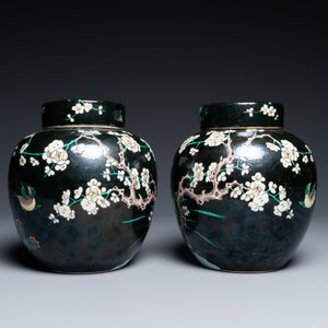 Une paire de pots couverts en porcelaine de Chine famille noire, 19ème — photo 4